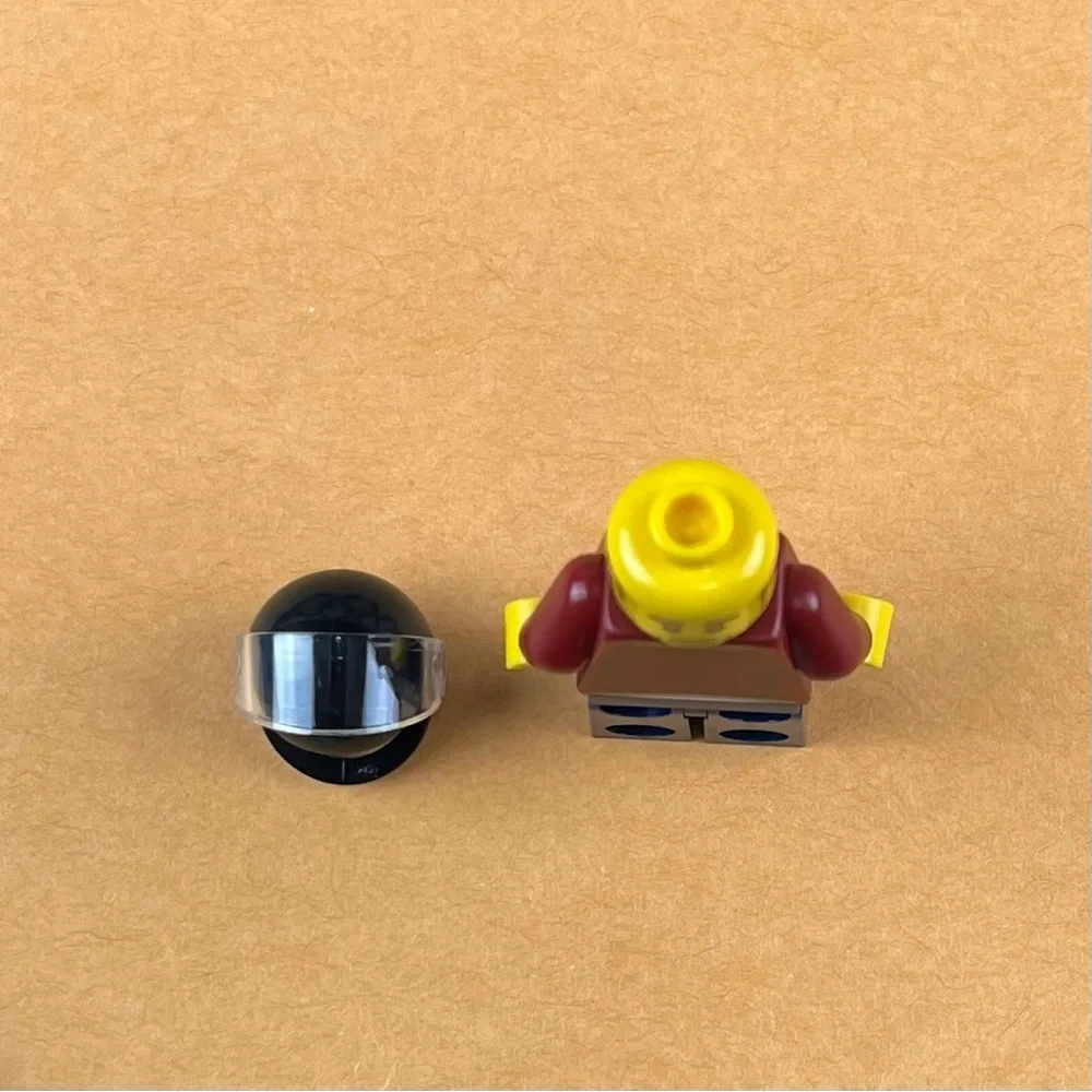 LEGO Speed Champions Ferrari F8 Tributo Driver Minifigure sc082 2